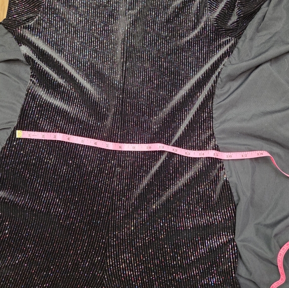 Shimmering Black Jumpsuit with Flowing Sleeves - Picture 10 of 10